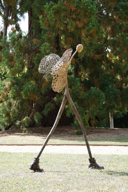 "Grand papillon II", 215 x 125 x 95 cm. d&eacute;tail
