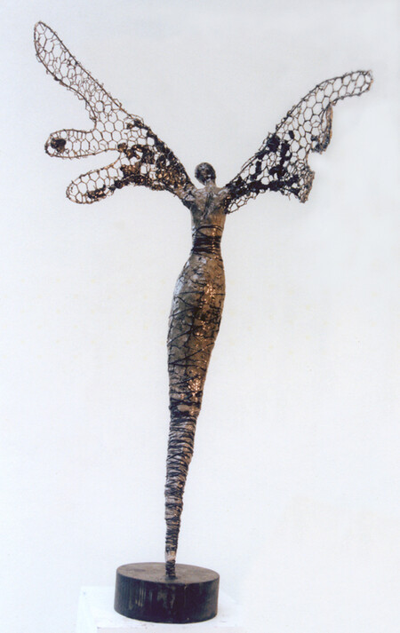 "Victoire de Samothrace", 60 x 42 x 12cm; métal, argile