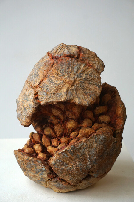 "Abondance Ocre", 2019. Gr&egrave;s roux  engob&eacute;. 28 x 20 x 20 cm