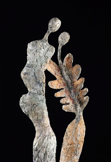"Duo", 2021.Ciment-papier sur structure en acier soud&eacute;, 87 x 15 x 10 cm
