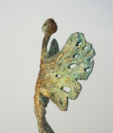 "Envol", 2021. Bronze sur pierre, pièce unique. 37 x 22 x 12 cm