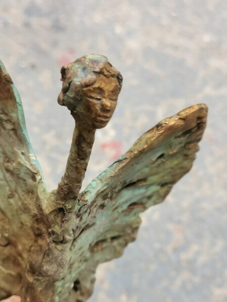 "Pause",2021. Bronze &agrave; la cire perdue sur brique. 34 x 16  x 12 cm